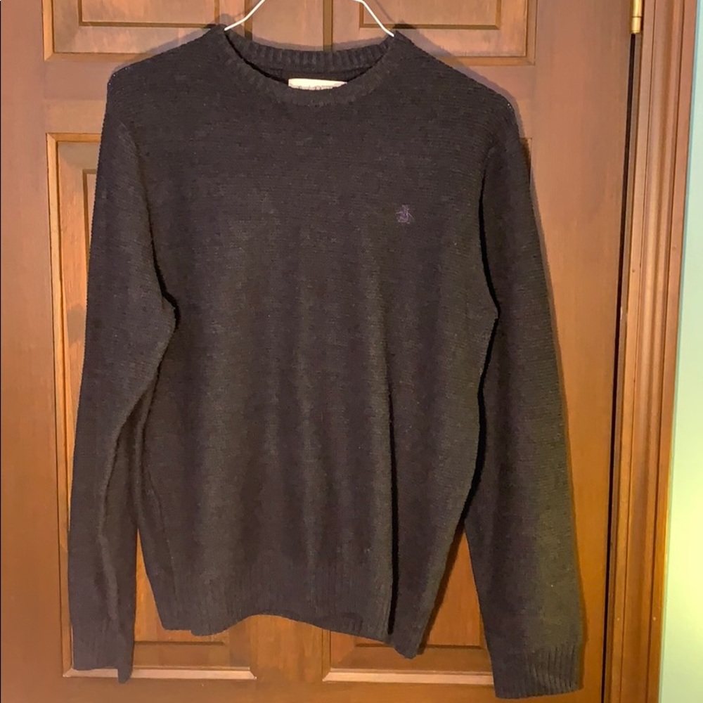 Men’s Penguin blue crew neck sweater.